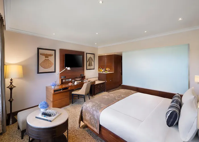 Club King Room