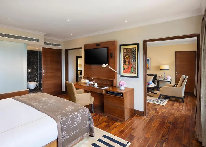 Club King Suite