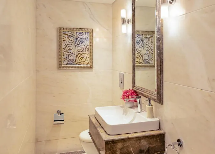 Luxury King Suite