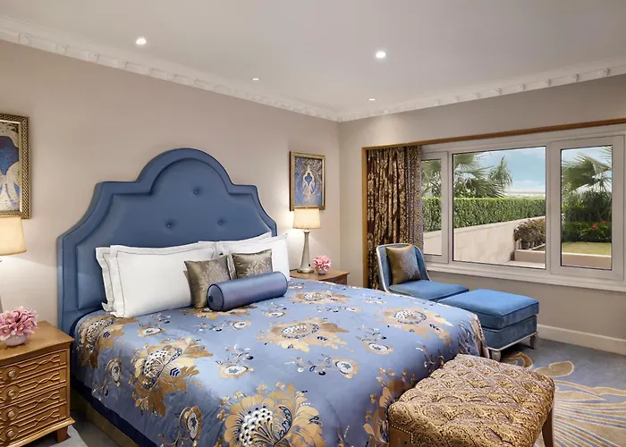 Luxury King Suite