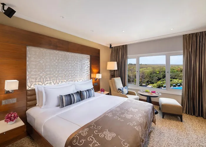Luxury King Suite
