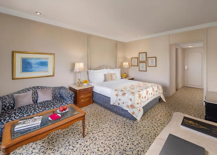 Diplomatic Queen Room