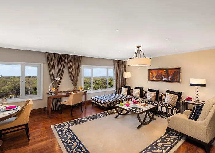 Luxury King Suite